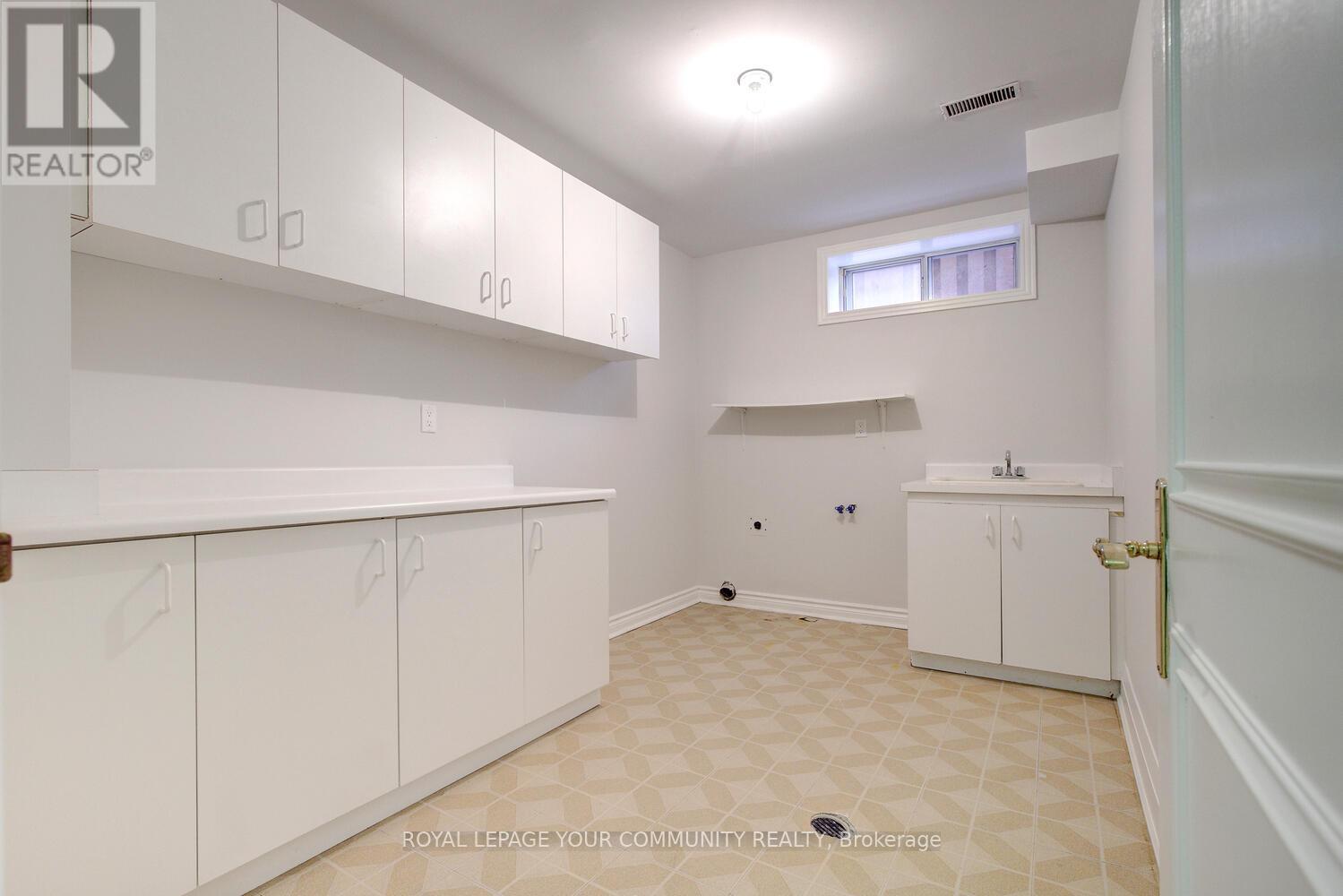 4128 Tapestry Trail, Mississauga, Ontario  L4W 4B7 - Photo 46 - W12551372