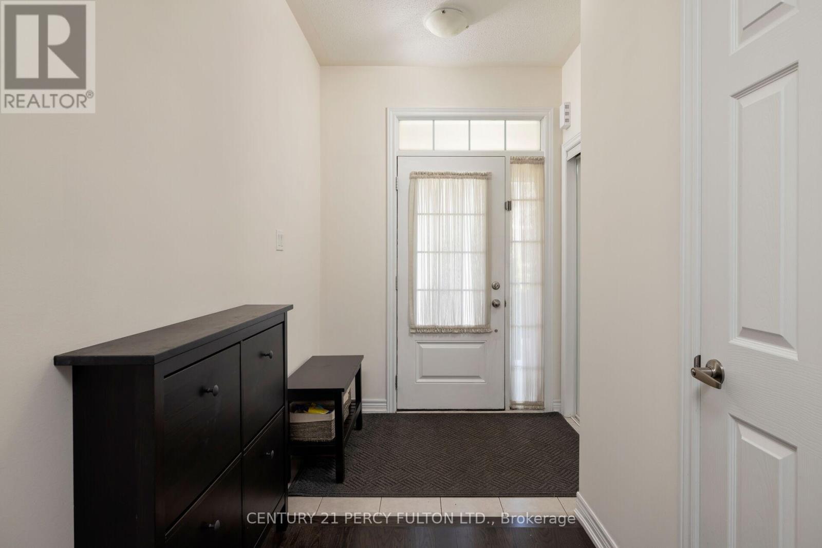 202 Sky Harbour Drive, Brampton, Ontario  L6Y 2Z7 - Photo 6 - W12551382