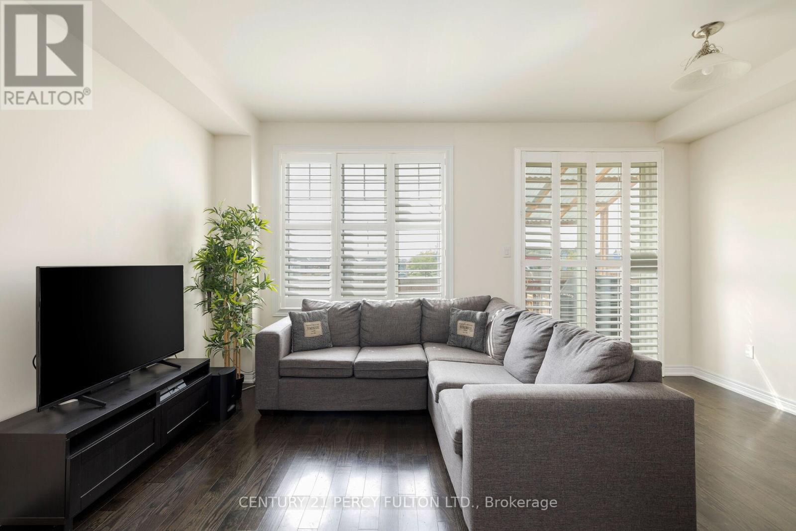 202 Sky Harbour Drive, Brampton, Ontario  L6Y 2Z7 - Photo 9 - W12551382