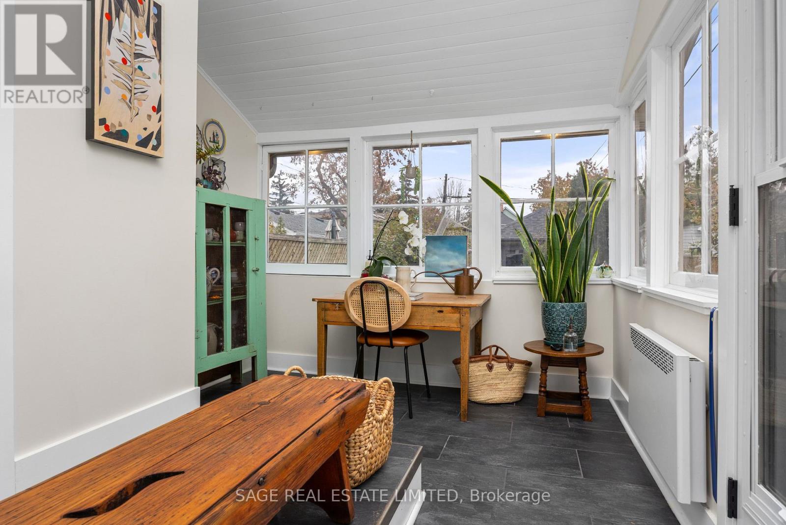 837 Windermere Avenue, Toronto, Ontario M6S 3M5 - Photo 10 - W12551398