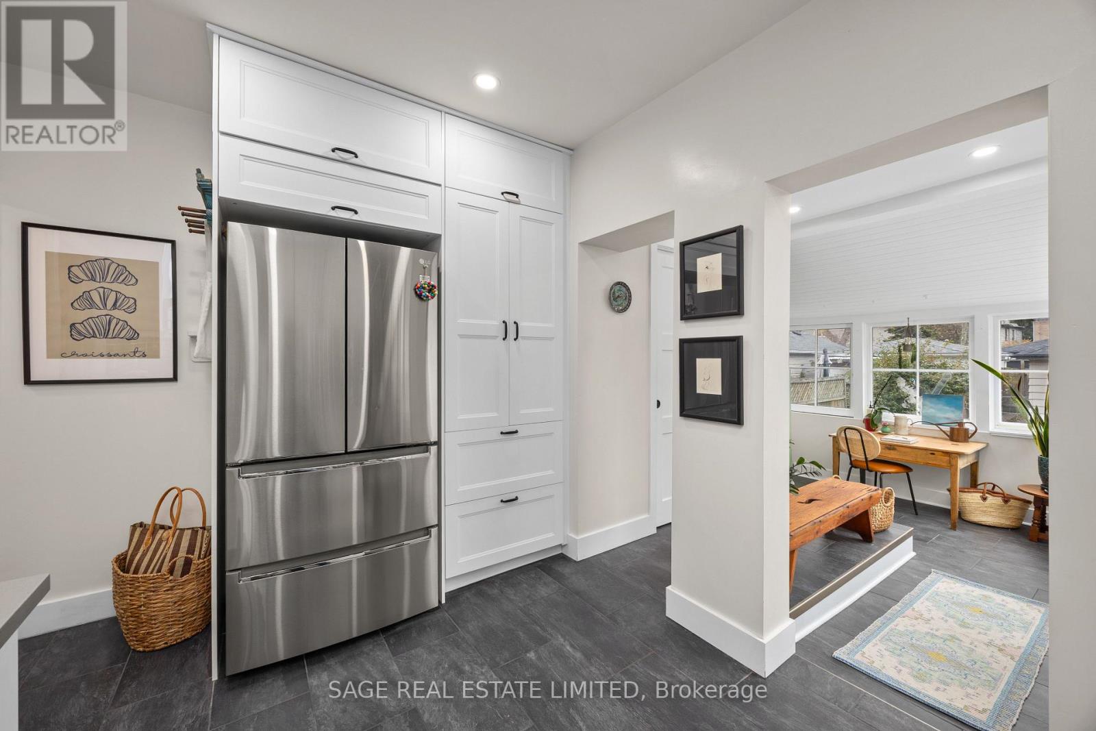 837 Windermere Avenue, Toronto, Ontario M6S 3M5 - Photo 13 - W12551398