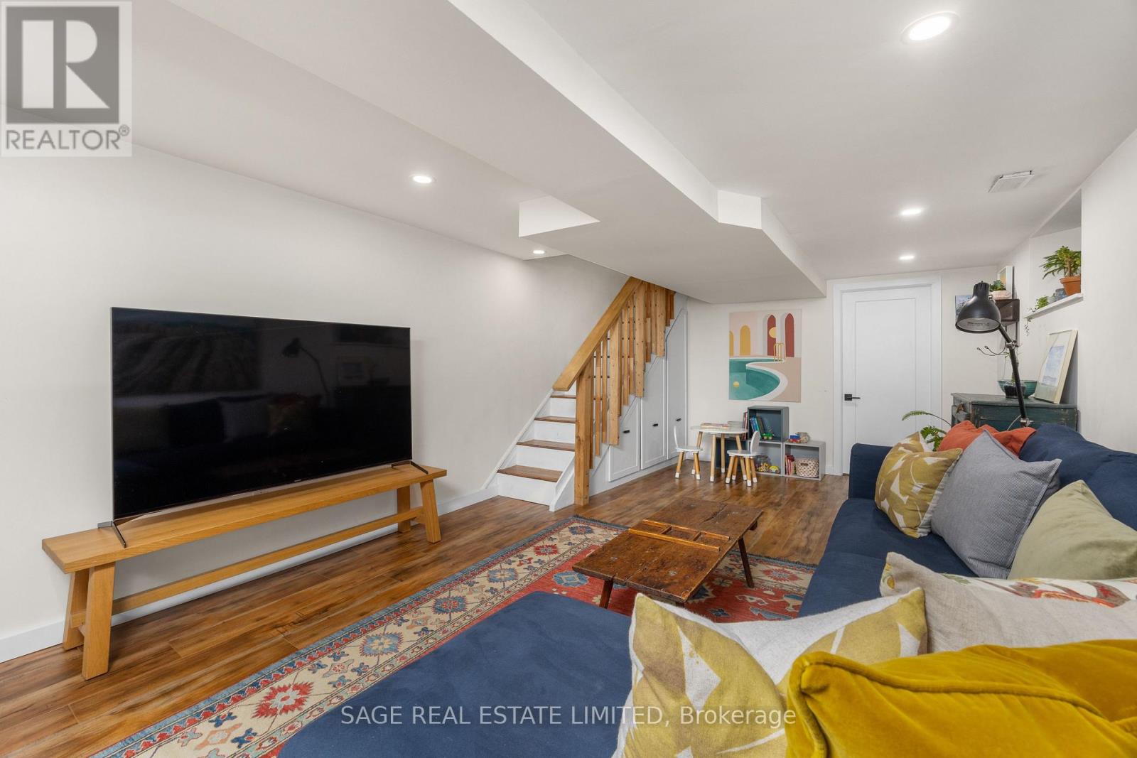 837 Windermere Avenue, Toronto, Ontario M6S 3M5 - Photo 18 - W12551398