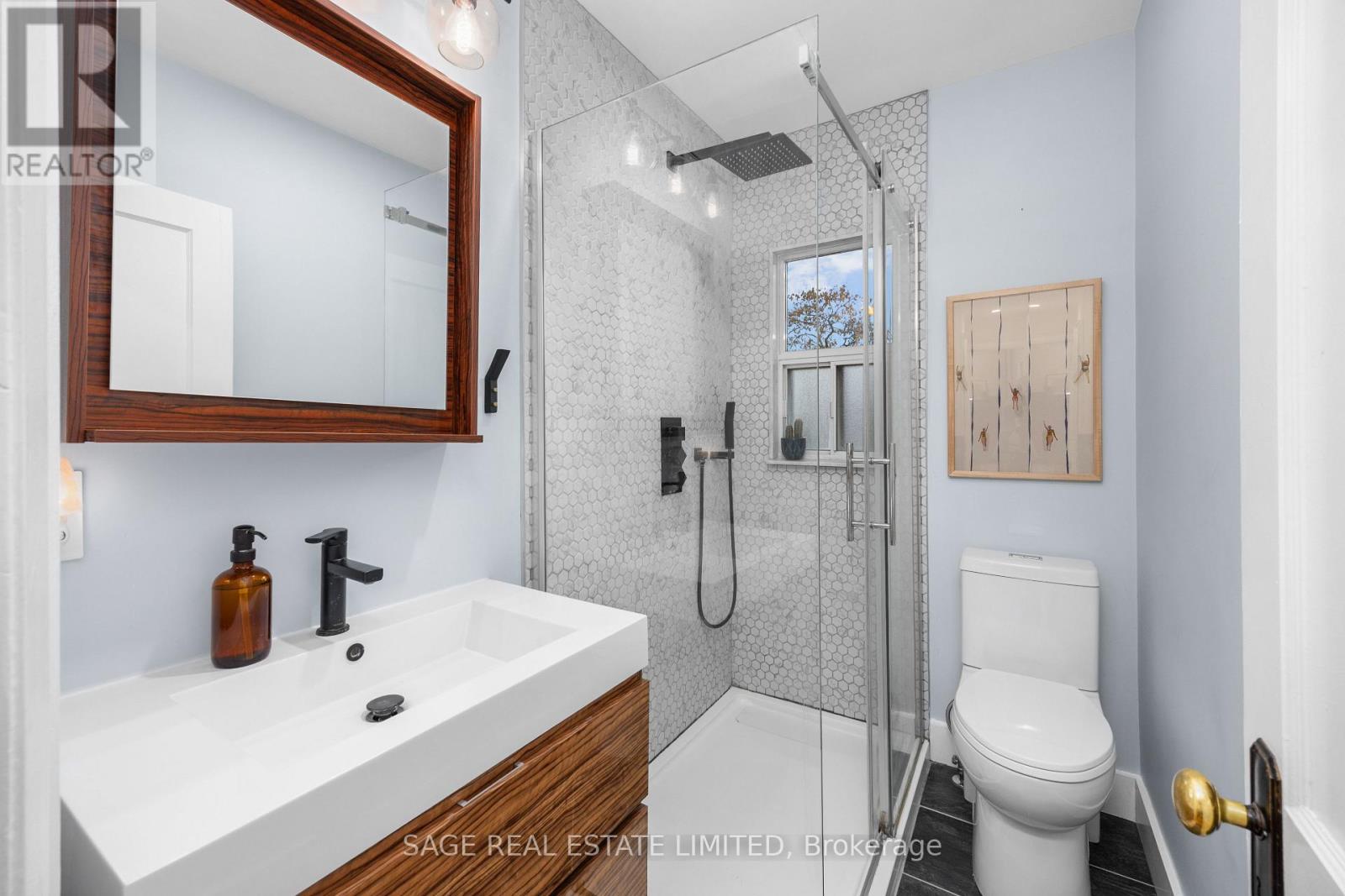 837 Windermere Avenue, Toronto, Ontario M6S 3M5 - Photo 28 - W12551398