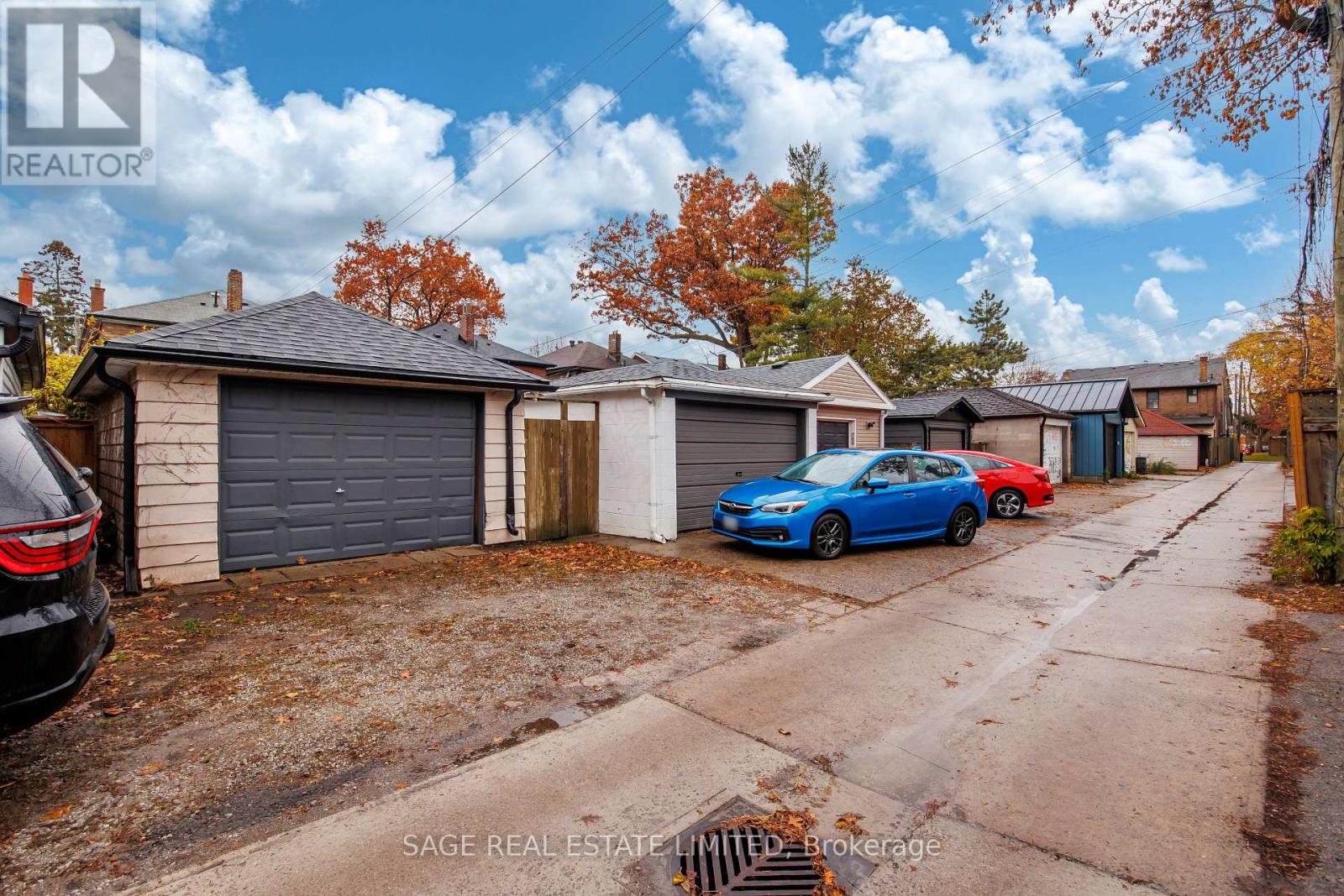 837 Windermere Avenue, Toronto, Ontario M6S 3M5 - Photo 33 - W12551398