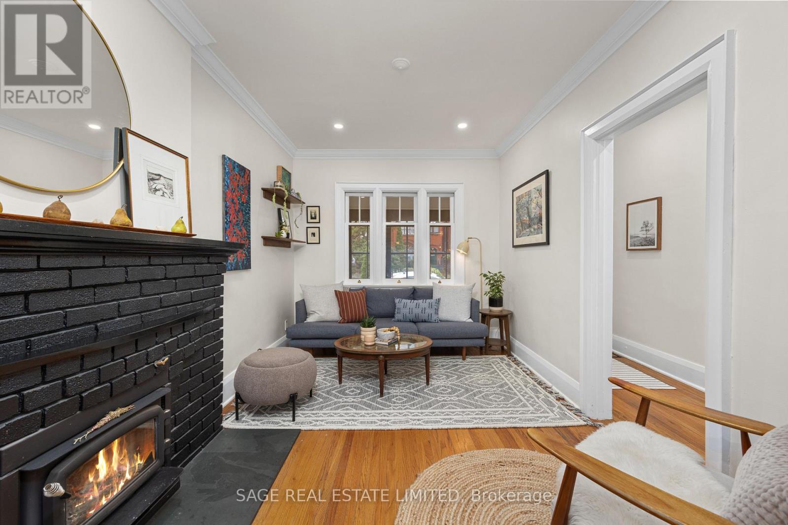 837 Windermere Avenue, Toronto, Ontario M6S 3M5 - Photo 4 - W12551398