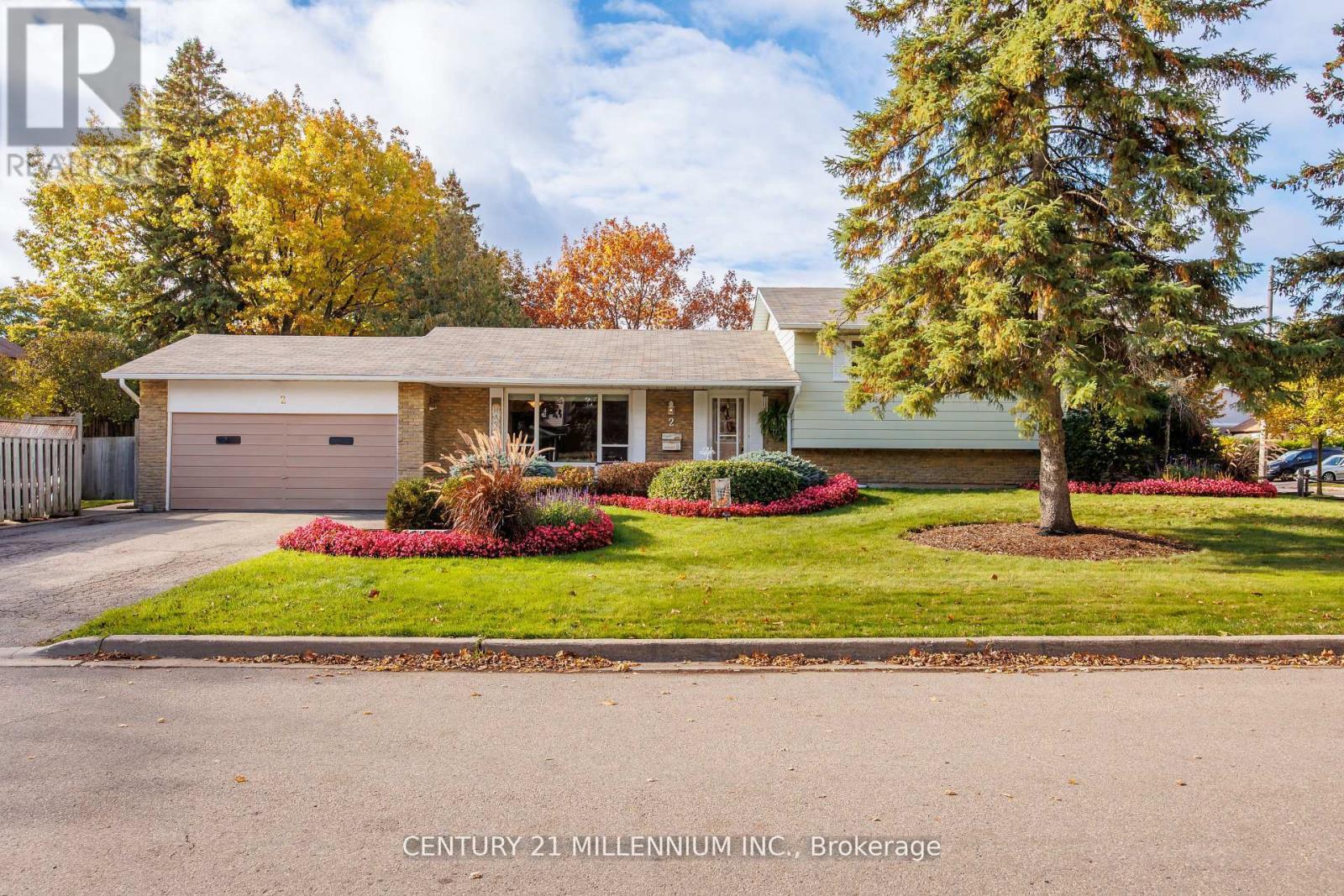 2 PINE CLIFF DRIVE, Mississauga, Ontario