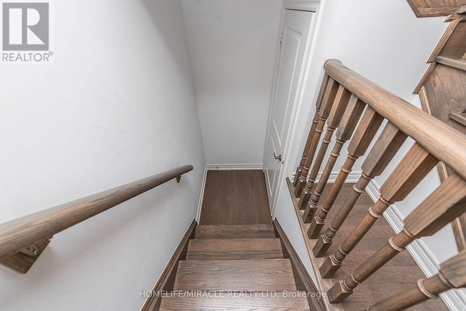 15 Bachelor Street, Brampton, Ontario  L7A 5B1 - Photo 10 - W12551418