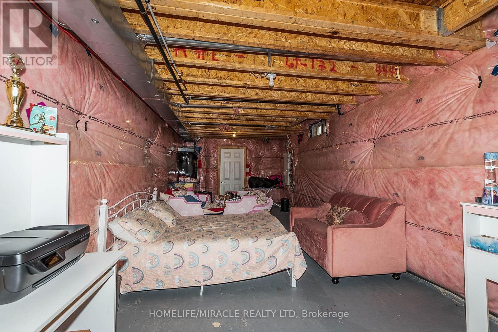 15 Bachelor Street, Brampton, Ontario  L7A 5B1 - Photo 36 - W12551418