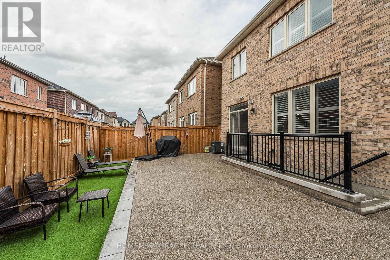 15 Bachelor Street, Brampton, Ontario  L7A 5B1 - Photo 40 - W12551418