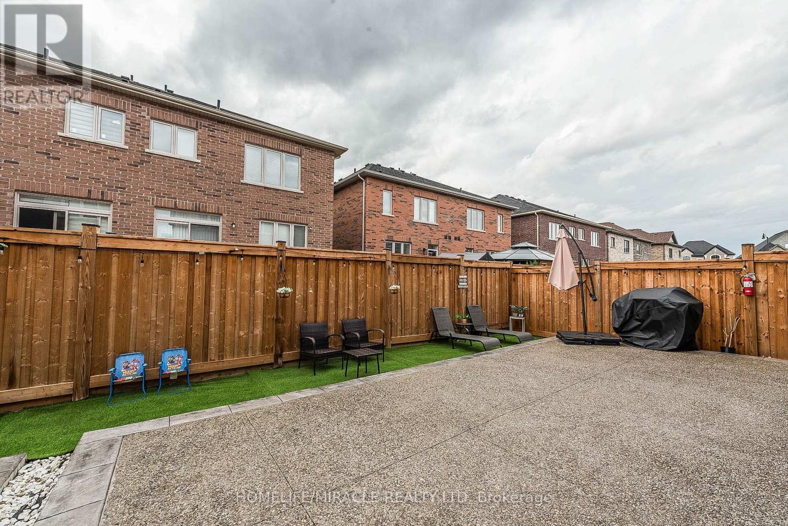 15 Bachelor Street, Brampton, Ontario  L7A 5B1 - Photo 41 - W12551418
