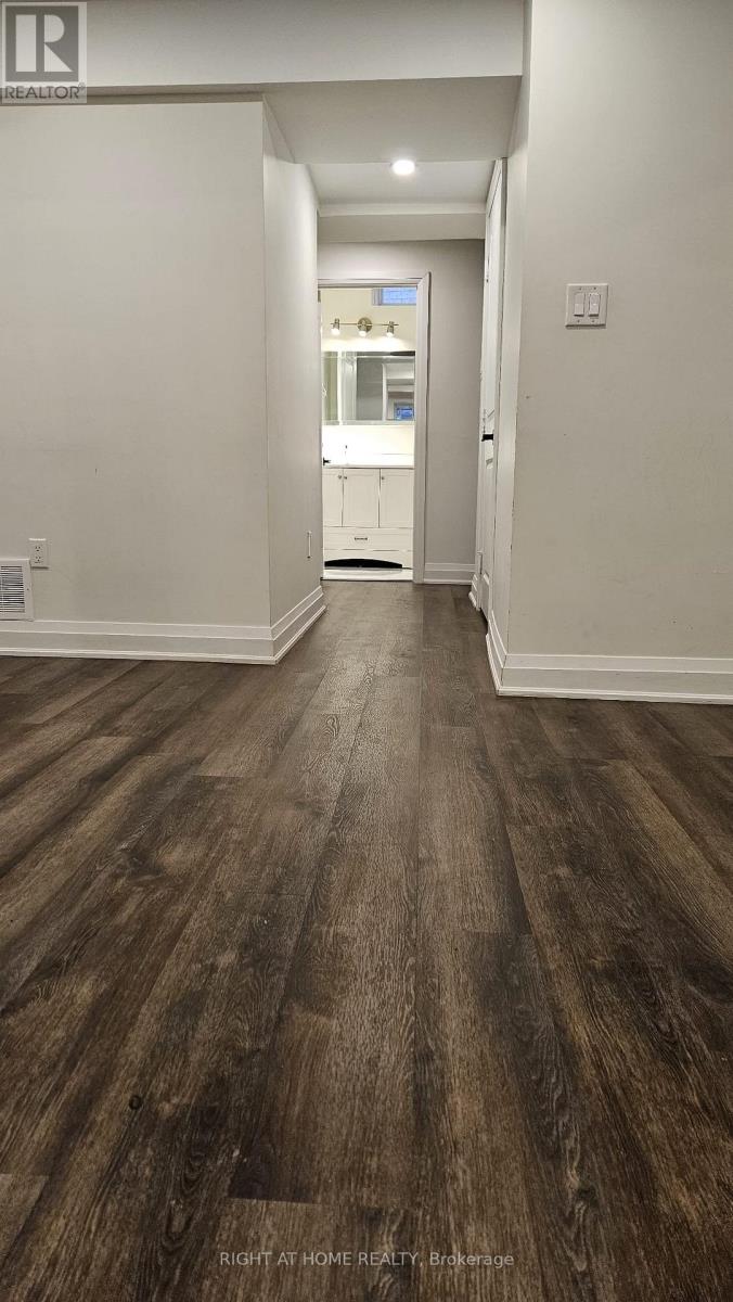 2330 Credit Valley Road, Mississauga, Ontario  L5M 4C9 - Photo 2 - W12551430