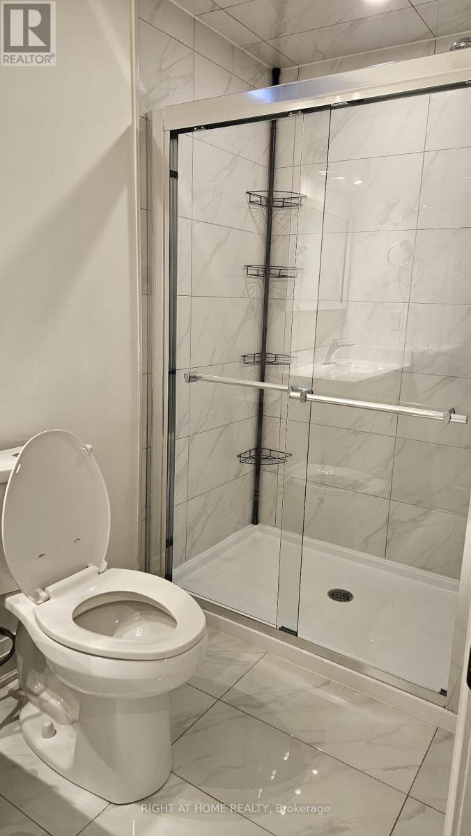 2330 Credit Valley Road, Mississauga, Ontario  L5M 4C9 - Photo 3 - W12551430