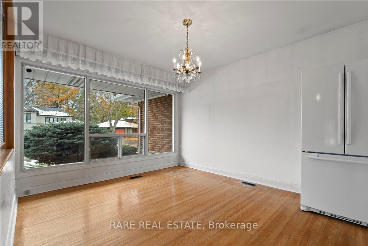 2 Aylesbury Road, Toronto, Ontario  M9A 2M4 - Photo 10 - W12551436