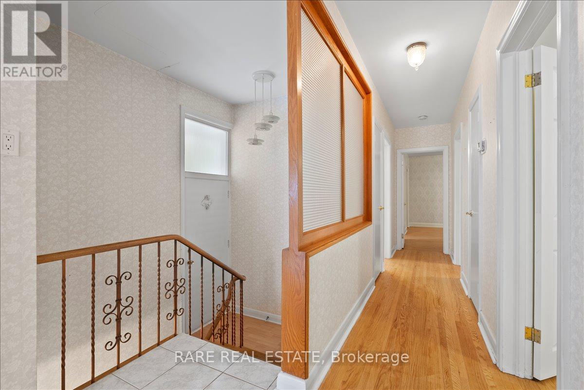 2 Aylesbury Road, Toronto, Ontario  M9A 2M4 - Photo 16 - W12551436