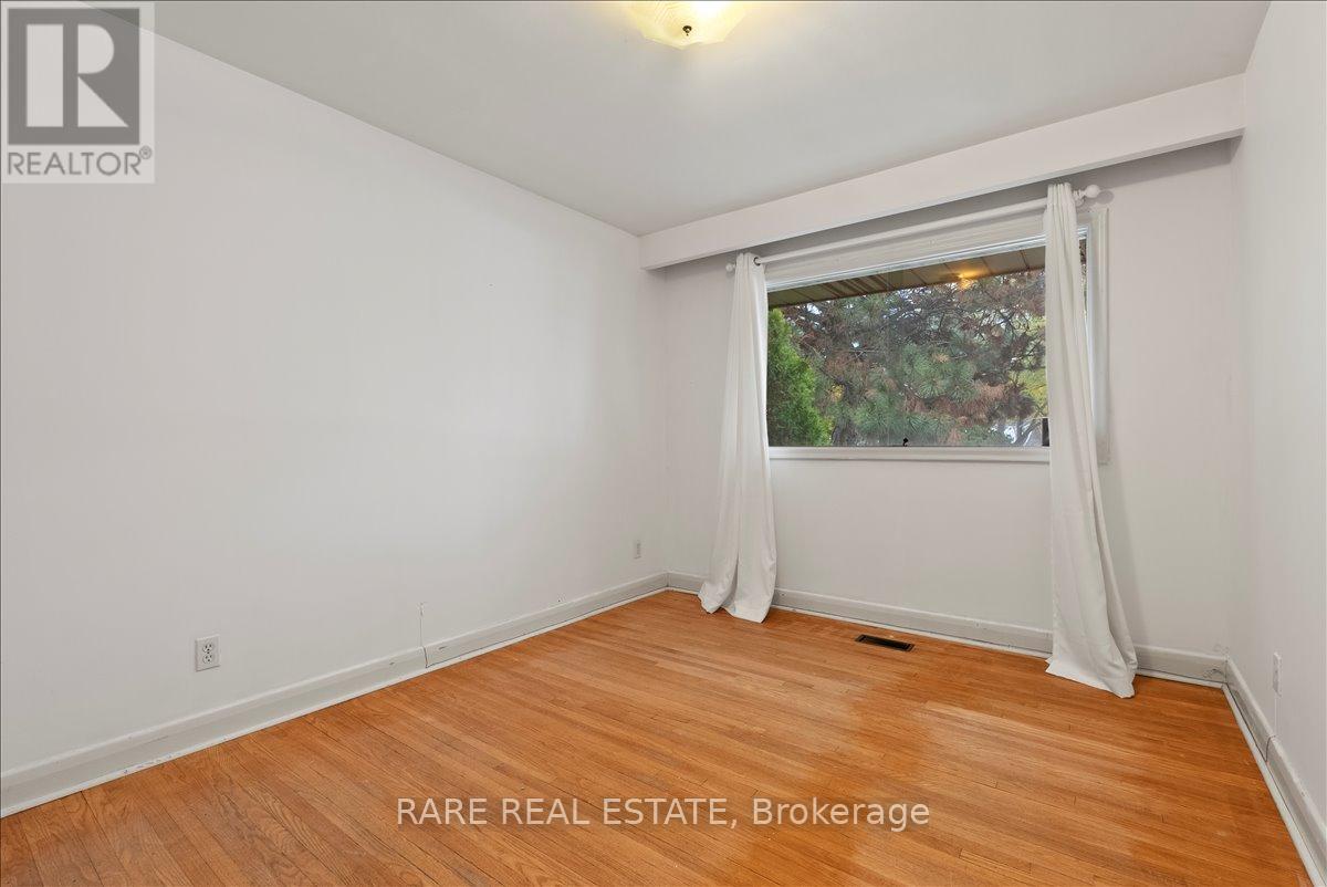 2 Aylesbury Road, Toronto, Ontario  M9A 2M4 - Photo 18 - W12551436