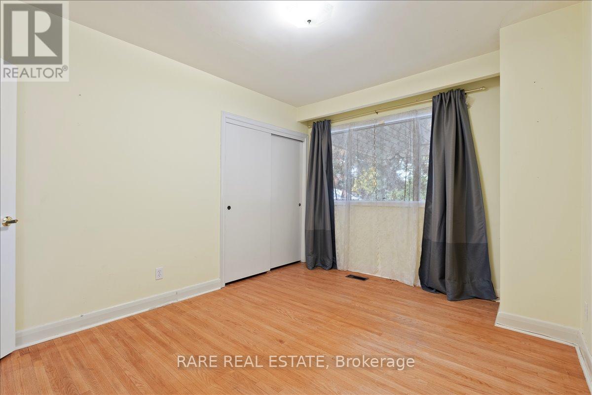 2 Aylesbury Road, Toronto, Ontario  M9A 2M4 - Photo 19 - W12551436