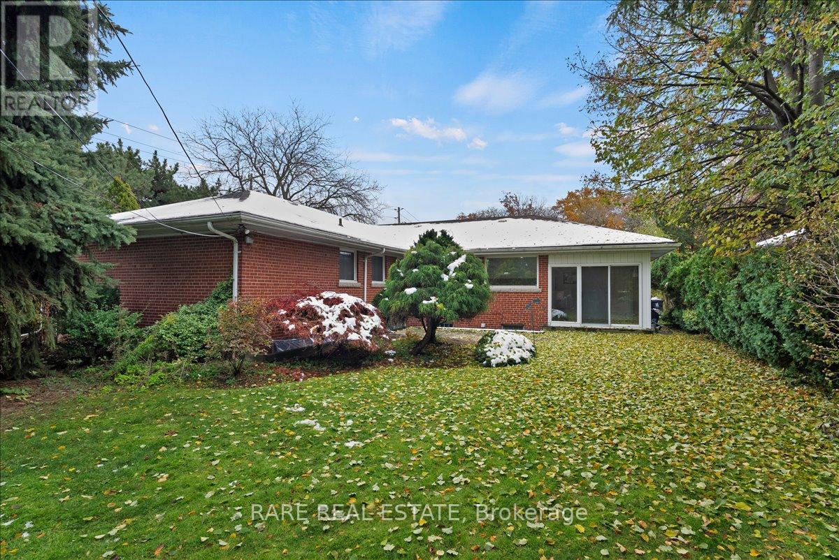 2 Aylesbury Road, Toronto, Ontario  M9A 2M4 - Photo 2 - W12551436
