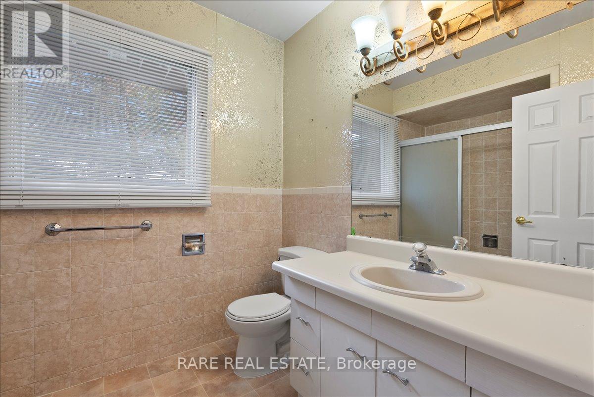 2 Aylesbury Road, Toronto, Ontario  M9A 2M4 - Photo 20 - W12551436