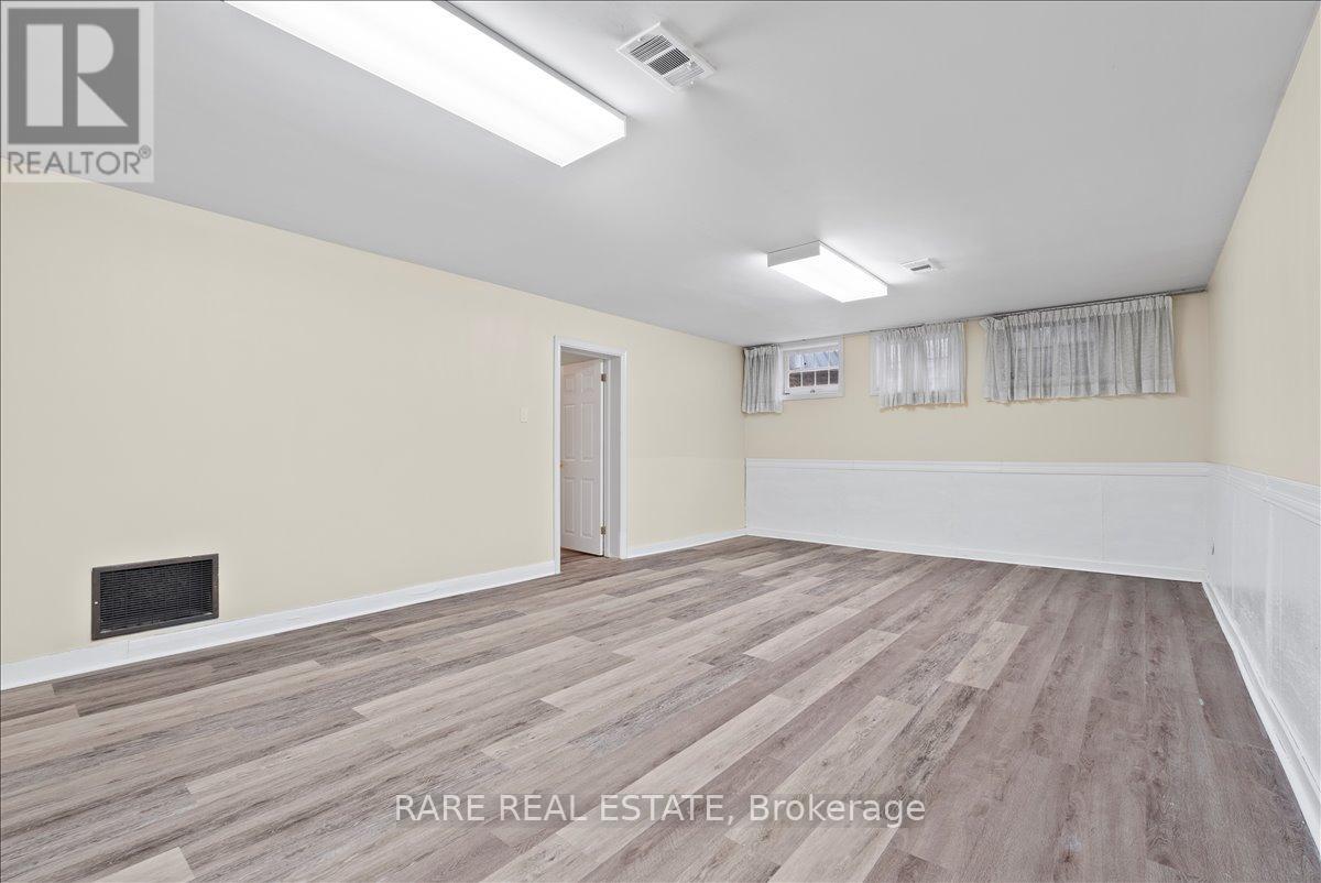 2 Aylesbury Road, Toronto, Ontario  M9A 2M4 - Photo 31 - W12551436