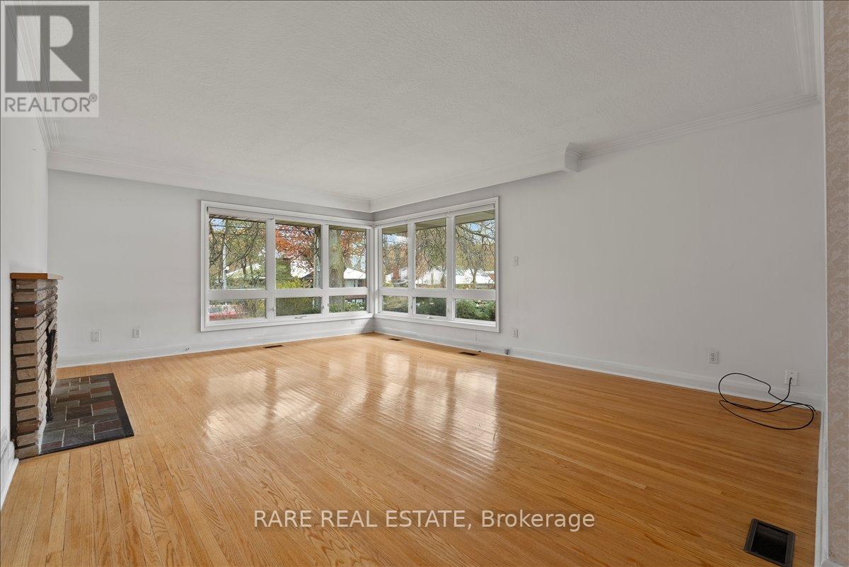 2 Aylesbury Road, Toronto, Ontario  M9A 2M4 - Photo 5 - W12551436