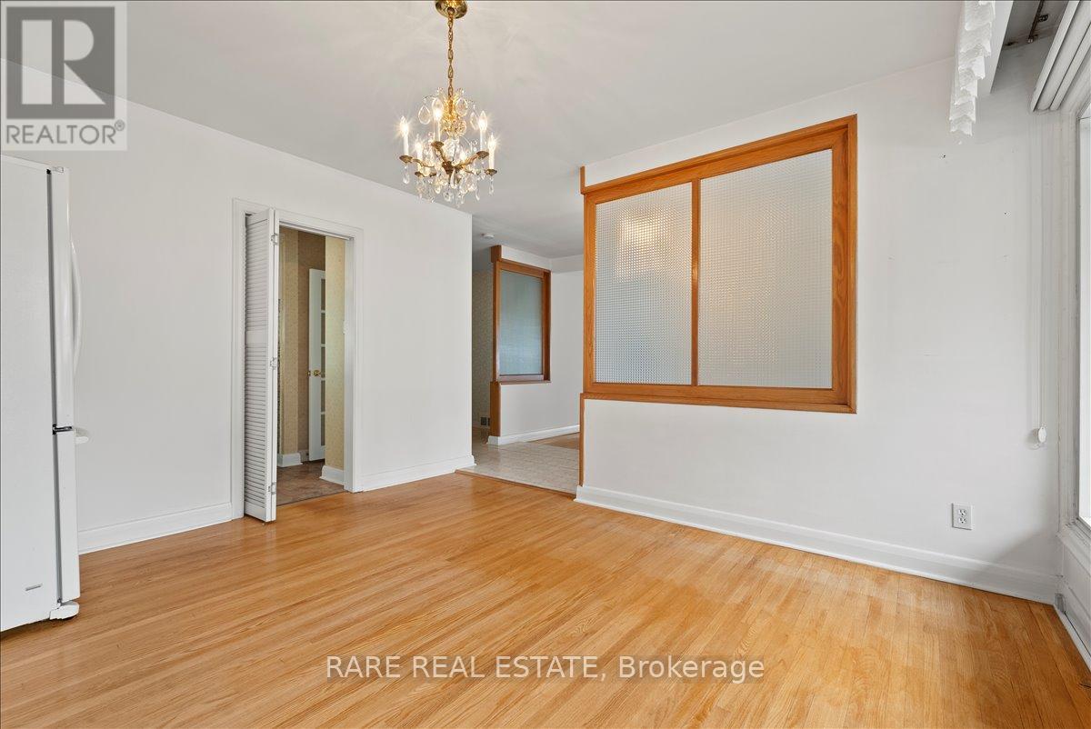 2 Aylesbury Road, Toronto, Ontario  M9A 2M4 - Photo 9 - W12551436