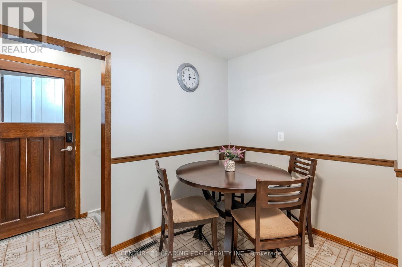 41 Stanley Court, Brampton, Ontario  L6Y 2B1 - Photo 10 - W12551446