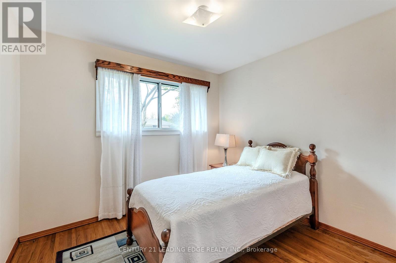 41 Stanley Court, Brampton, Ontario  L6Y 2B1 - Photo 13 - W12551446