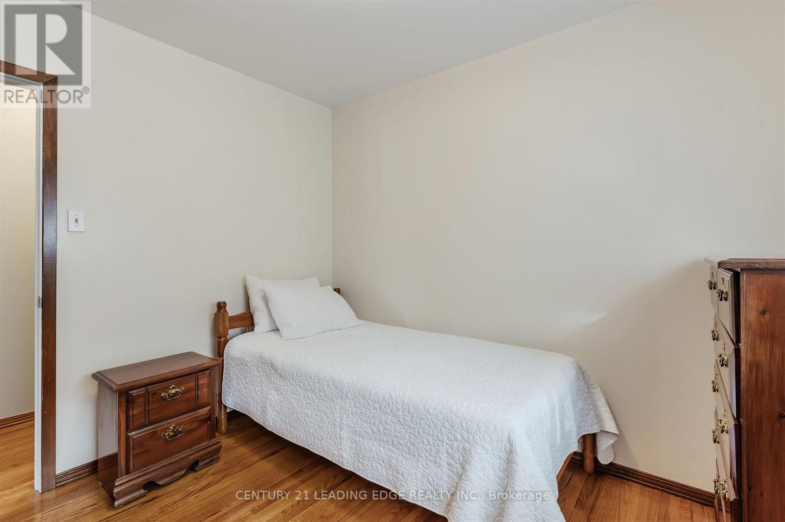 41 Stanley Court, Brampton, Ontario  L6Y 2B1 - Photo 15 - W12551446