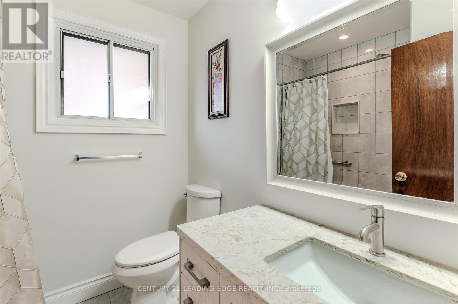 41 Stanley Court, Brampton, Ontario  L6Y 2B1 - Photo 16 - W12551446