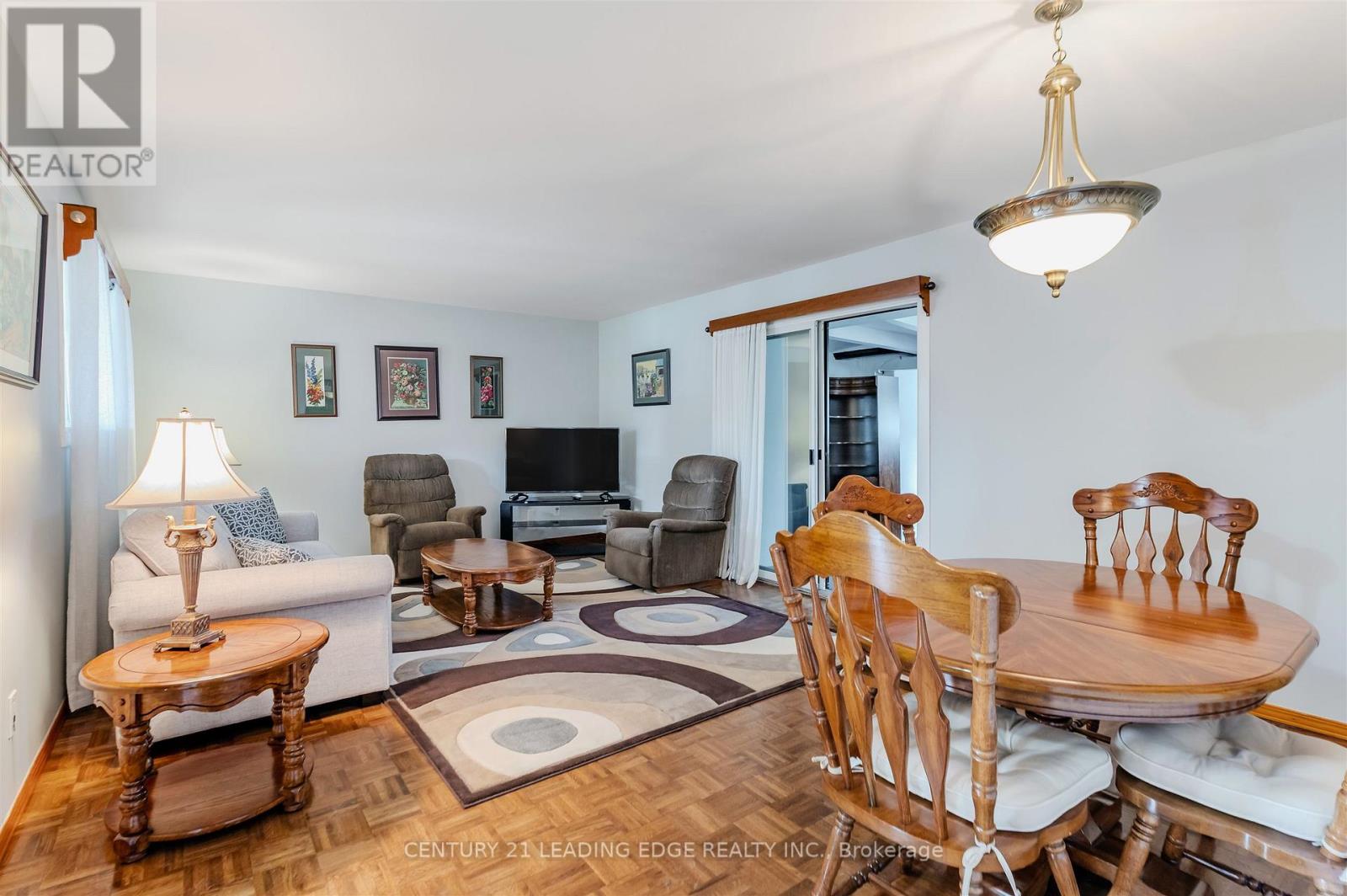 41 Stanley Court, Brampton, Ontario  L6Y 2B1 - Photo 3 - W12551446