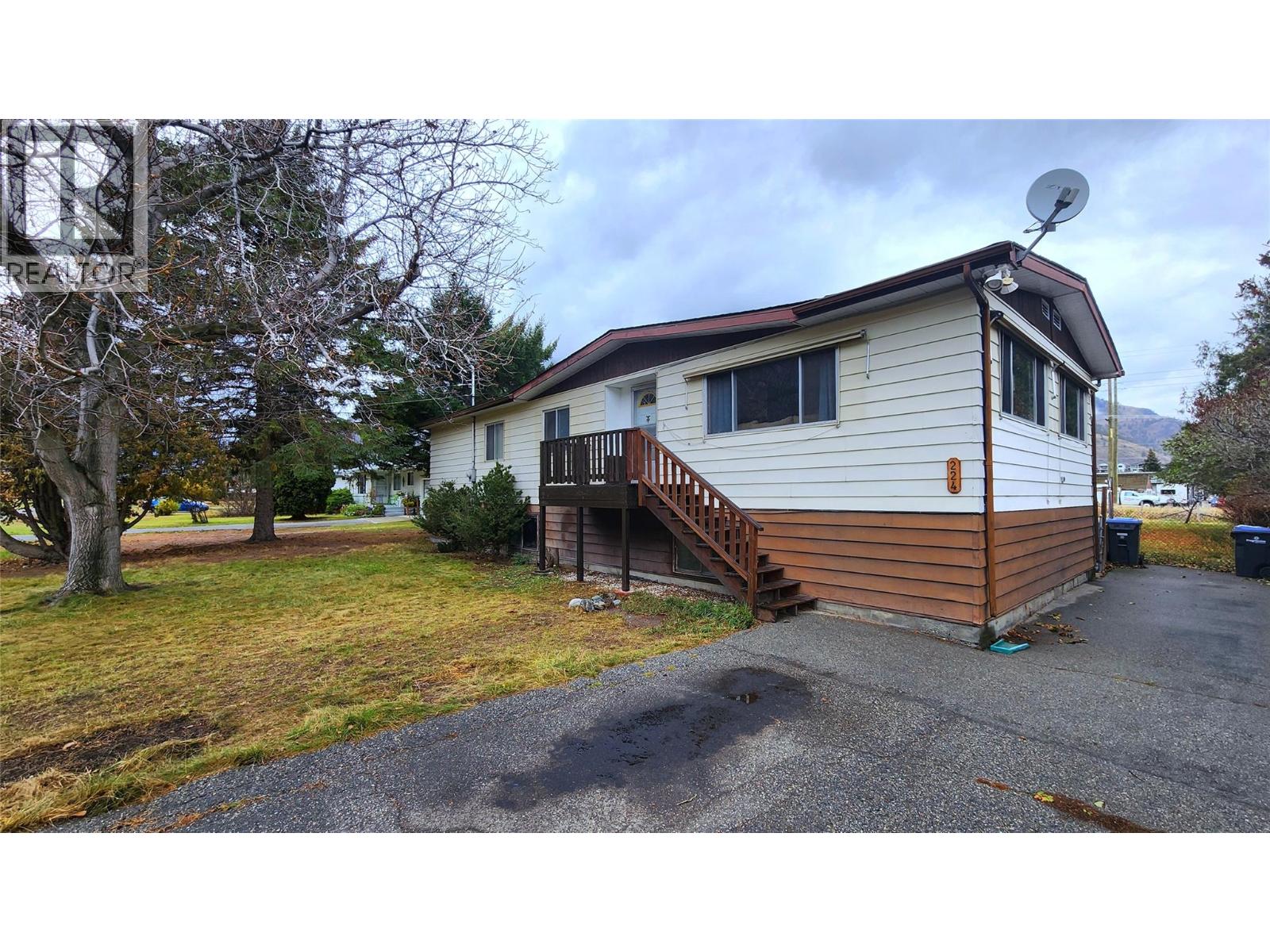 224 9TH Avenue, Keremeos, British Columbia