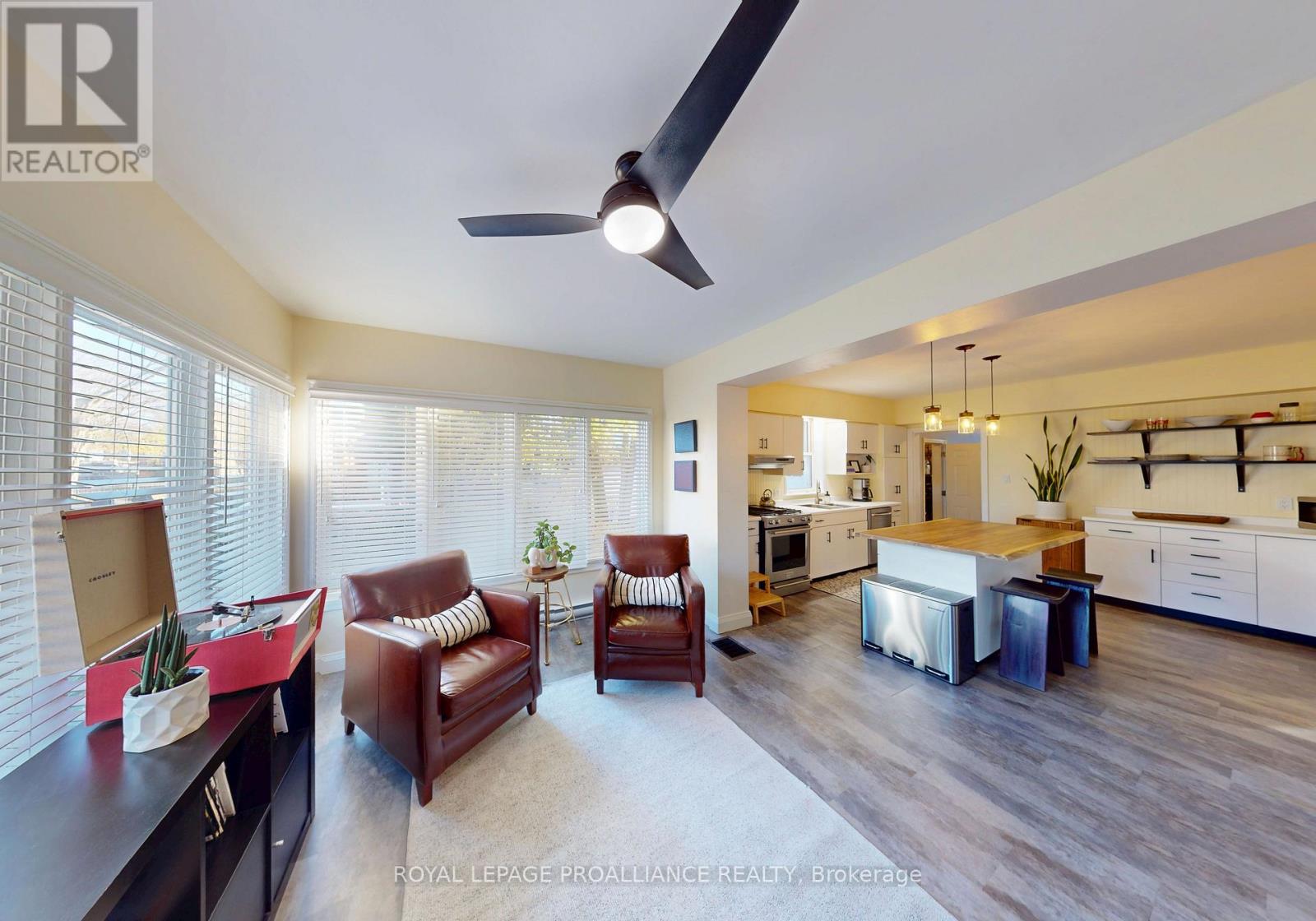 212 Foster Avenue, Belleville, Ontario K8N 3R2 - Photo 12 - X12551546