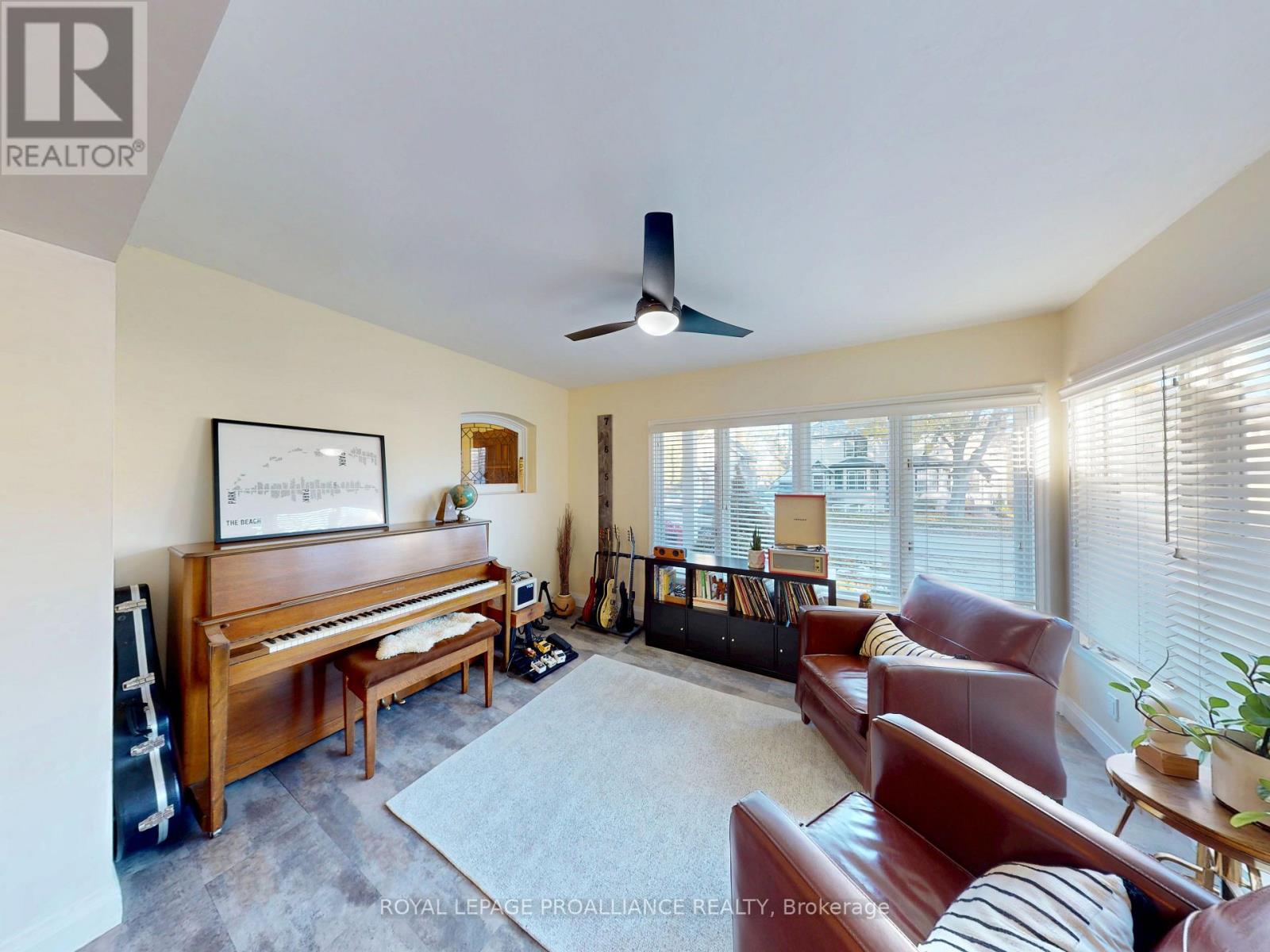 212 Foster Avenue, Belleville, Ontario K8N 3R2 - Photo 13 - X12551546