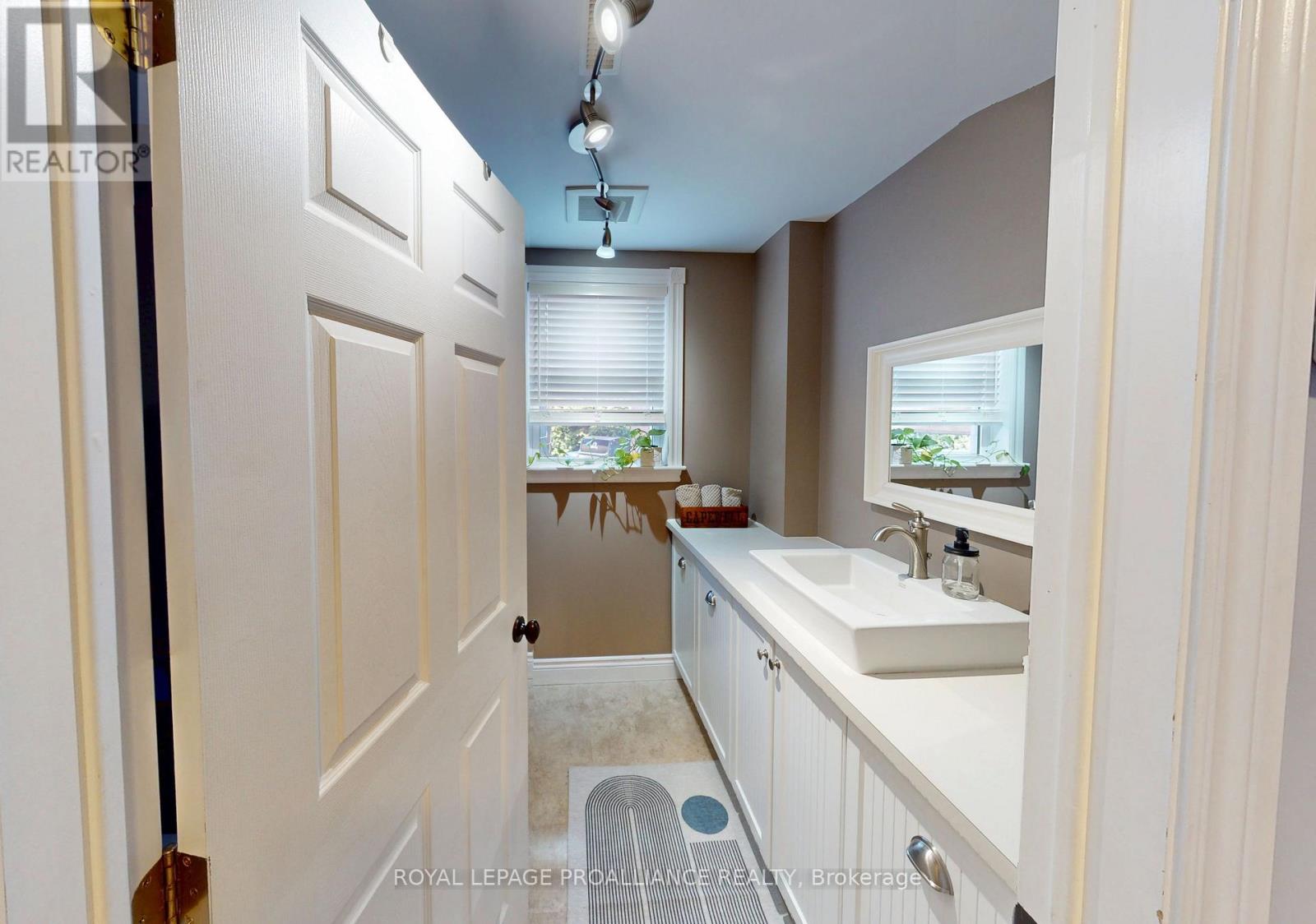 212 Foster Avenue, Belleville, Ontario K8N 3R2 - Photo 15 - X12551546