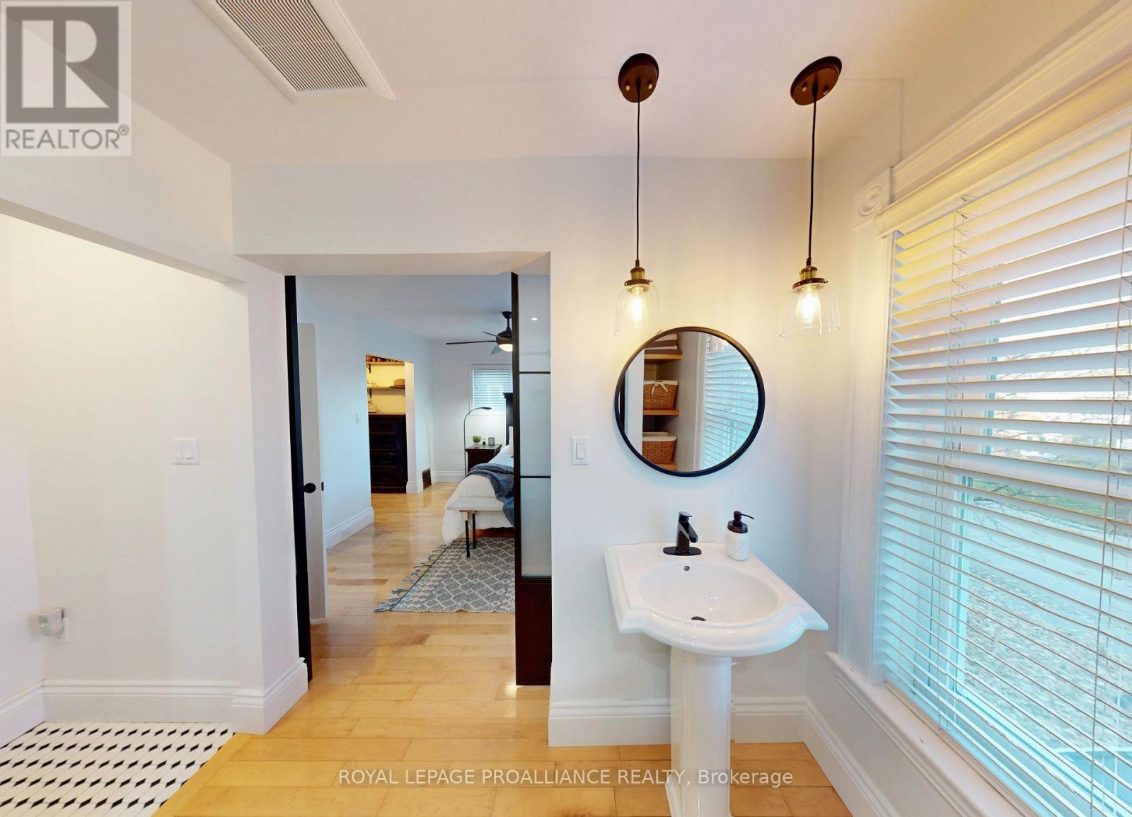 212 Foster Avenue, Belleville, Ontario K8N 3R2 - Photo 21 - X12551546