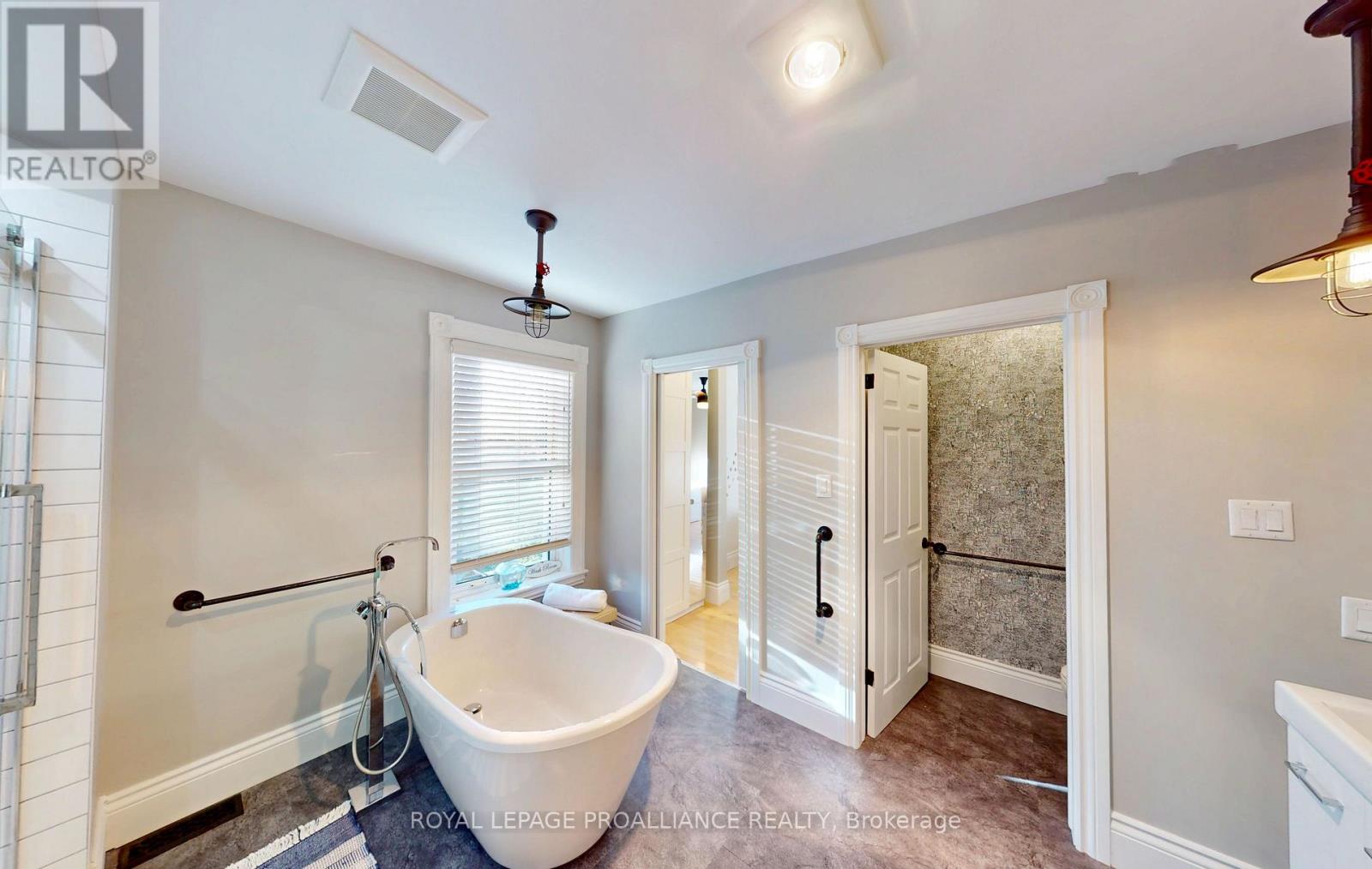 212 Foster Avenue, Belleville, Ontario K8N 3R2 - Photo 26 - X12551546