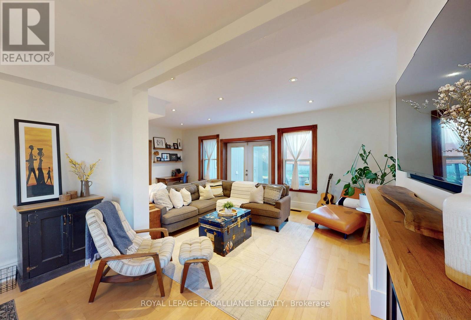 212 Foster Avenue, Belleville, Ontario K8N 3R2 - Photo 8 - X12551546