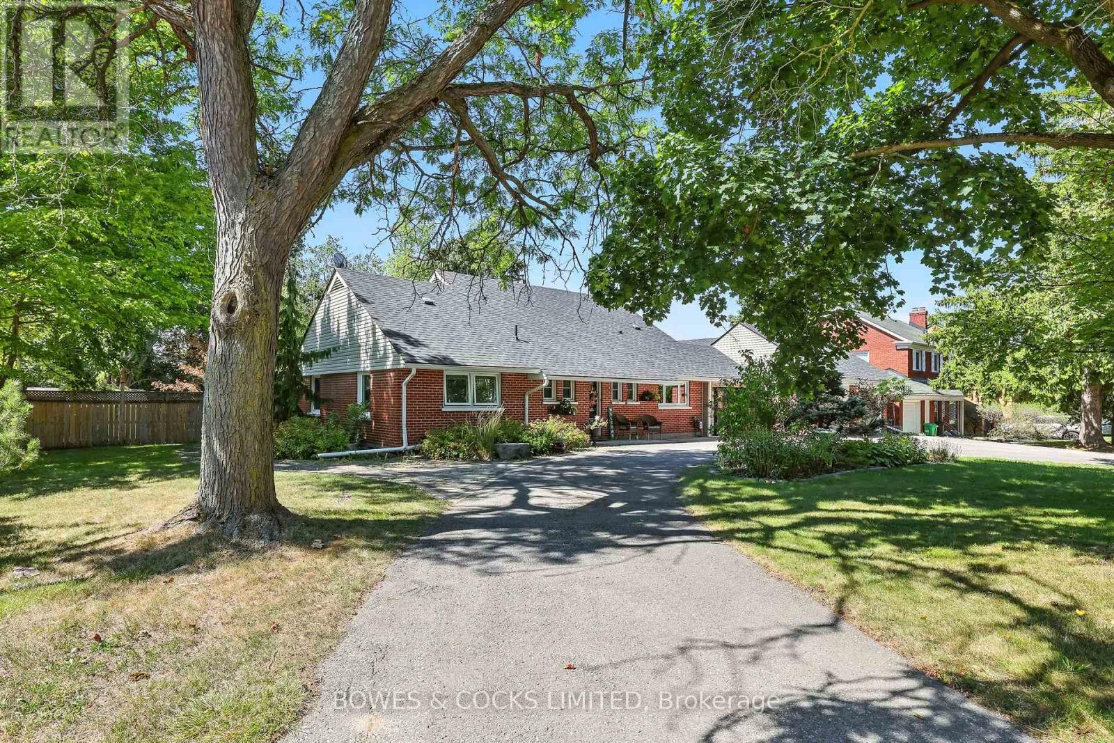 433 Manorhill Avenue, Peterborough, Ontario K9J 6H7 - Photo 2 - X12551552