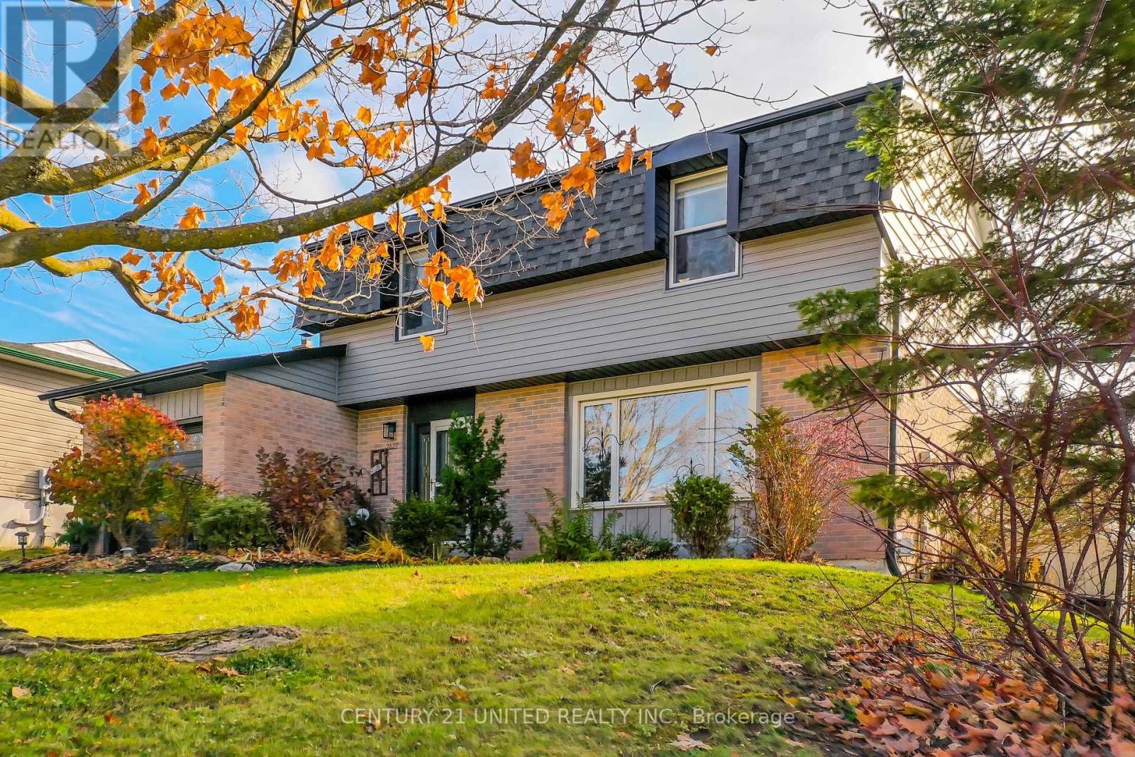 2627 Ridgetop Crescent, Peterborough, Ontario  K9L 1J1 - Photo 2 - X12551662