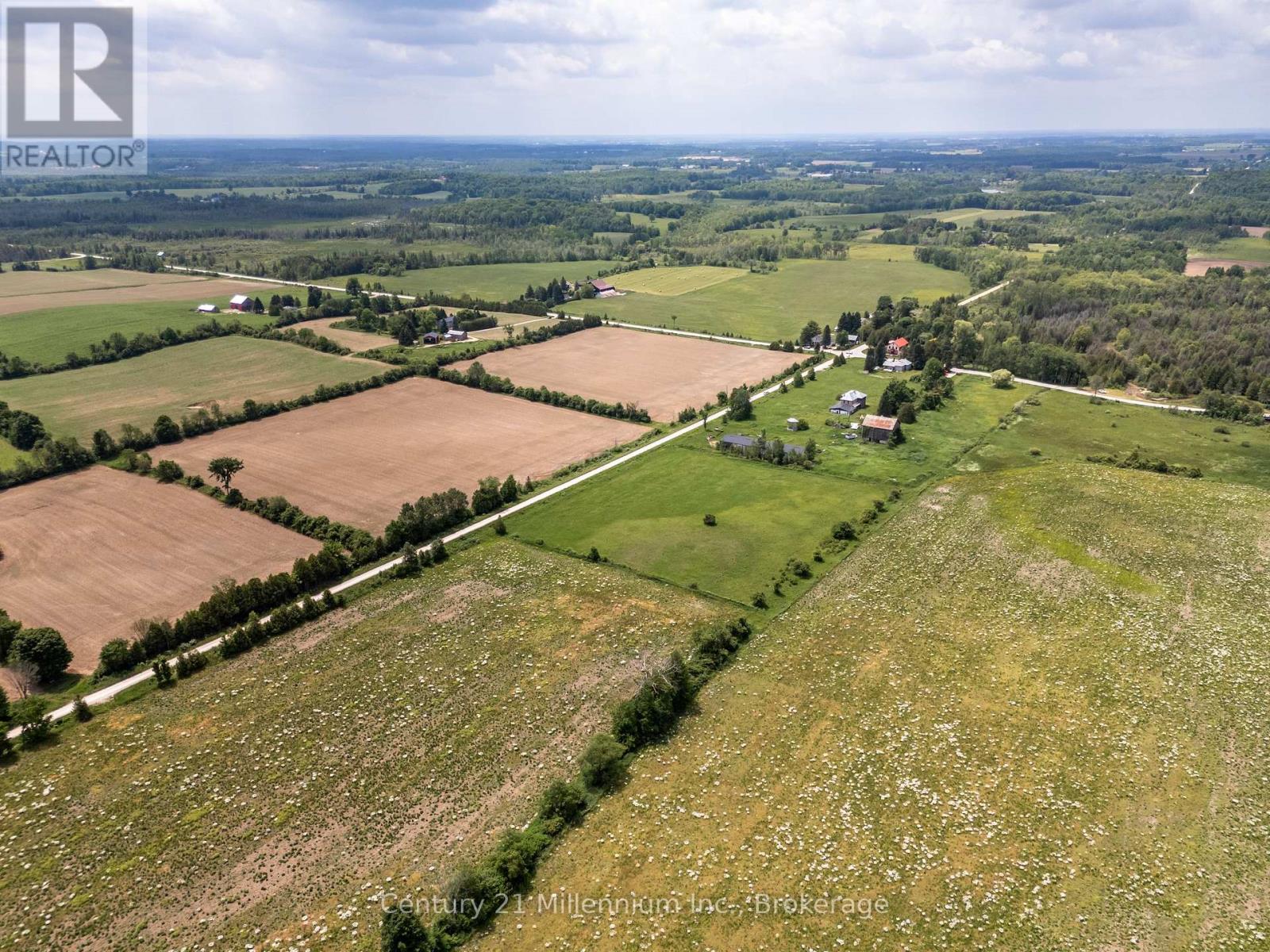 135389 Concession 8 Road, Chatsworth, Ontario N0H 1K0 - Photo 10 - X12551506