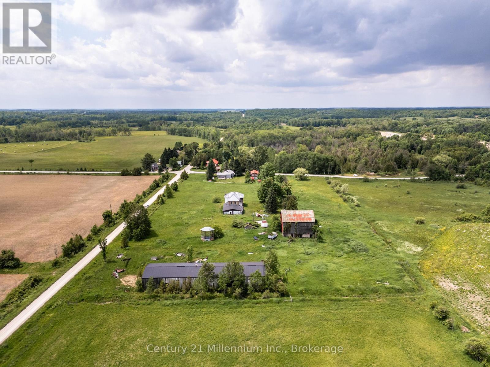 135389 Concession 8 Road, Chatsworth, Ontario N0H 1K0 - Photo 15 - X12551506