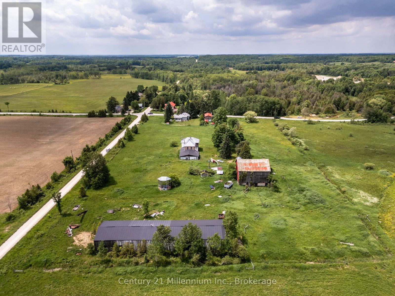 135389 Concession 8 Road, Chatsworth, Ontario N0H 1K0 - Photo 16 - X12551506