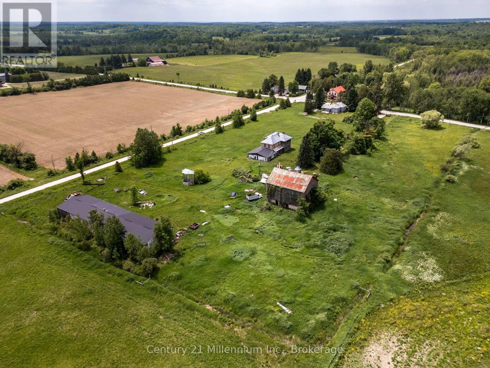 135389 Concession 8 Road, Chatsworth, Ontario N0H 1K0 - Photo 17 - X12551506