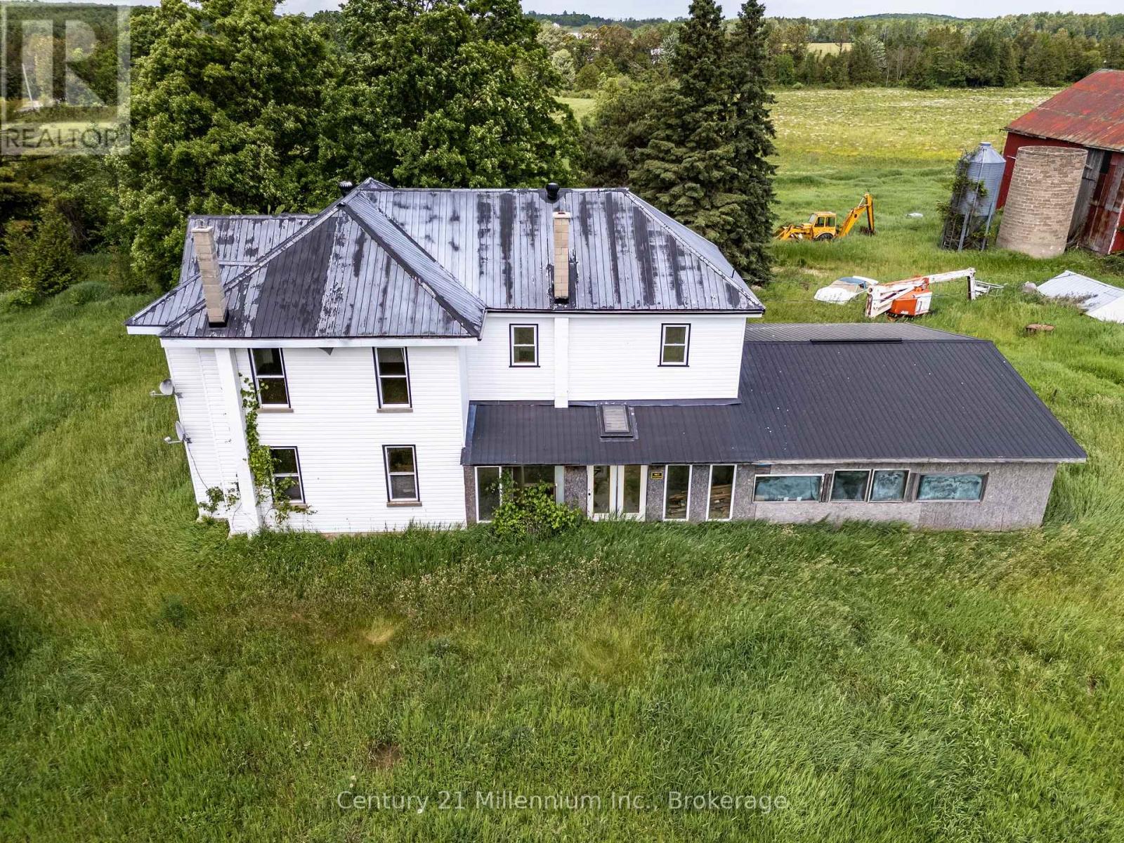 135389 Concession 8 Road, Chatsworth, Ontario N0H 1K0 - Photo 26 - X12551506