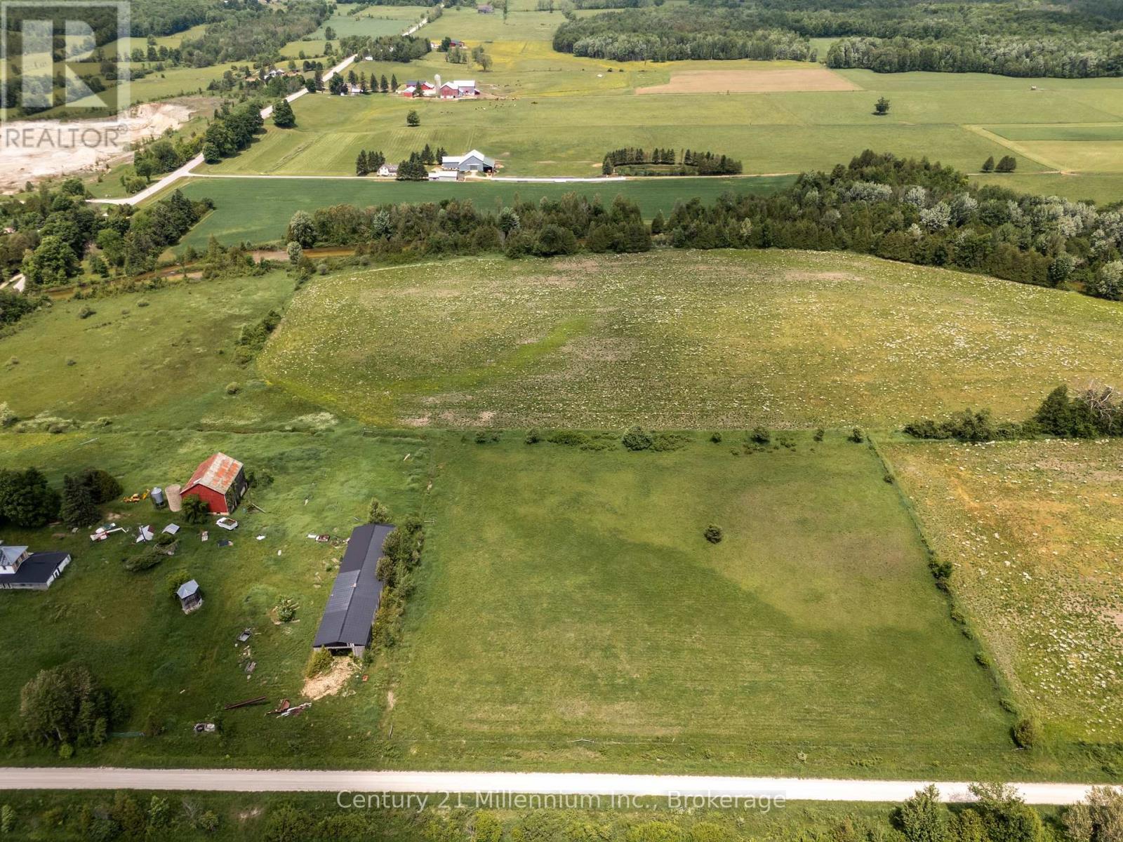 135389 Concession 8 Road, Chatsworth, Ontario N0H 1K0 - Photo 3 - X12551506