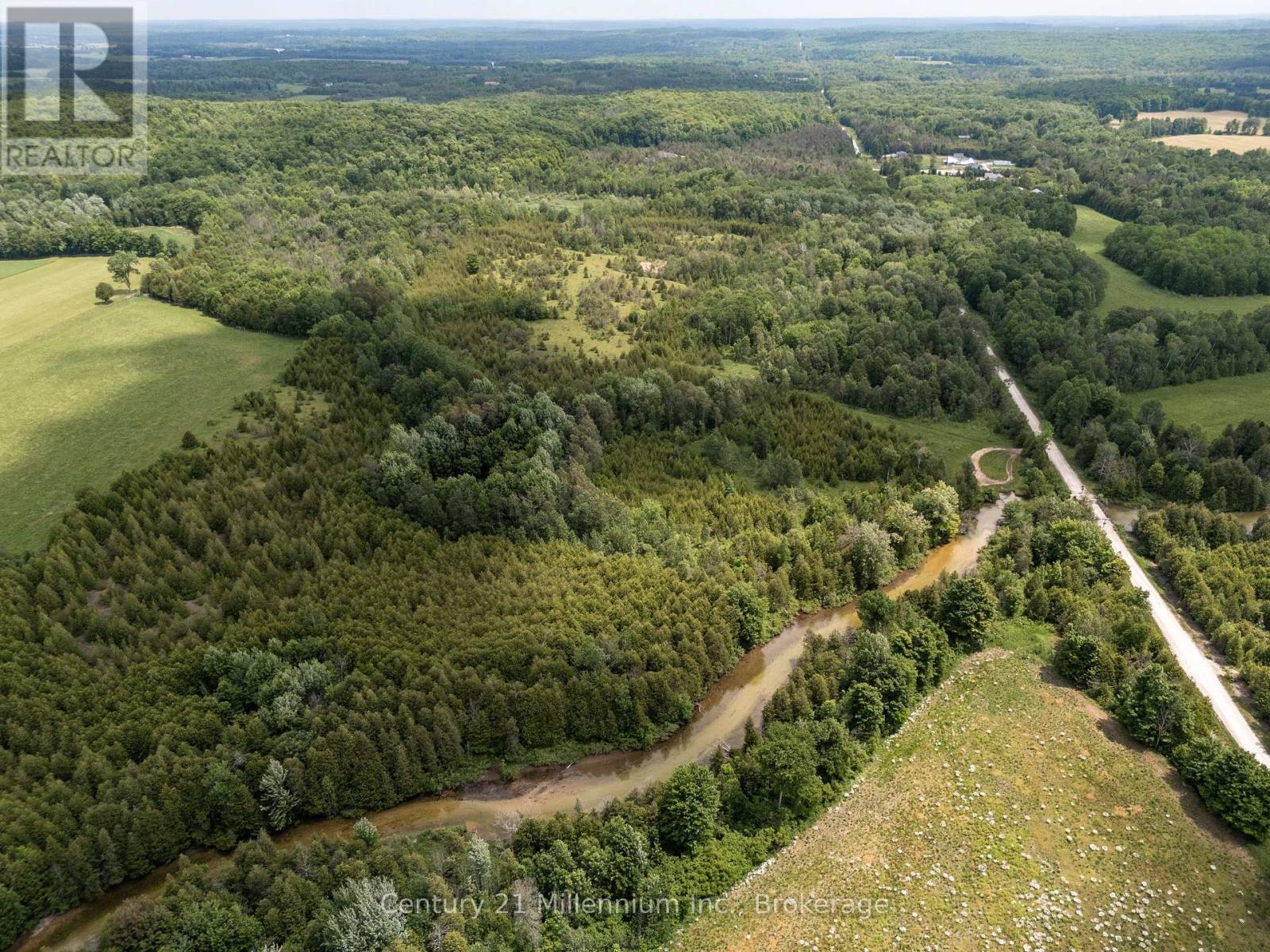 135389 Concession 8 Road, Chatsworth, Ontario N0H 1K0 - Photo 6 - X12551506