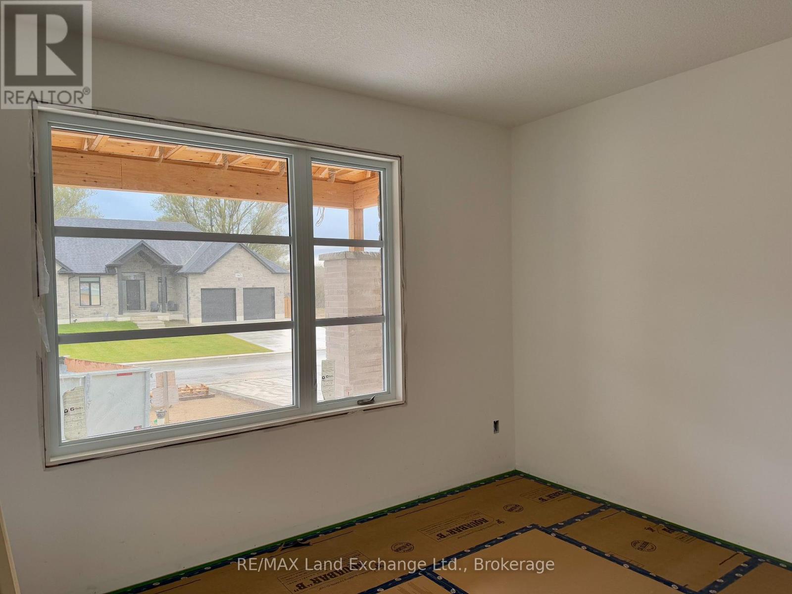 962 Bogdanovic Way, Huron-Kinloss, Ontario N2Z 0H4 - Photo 12 - X12551532