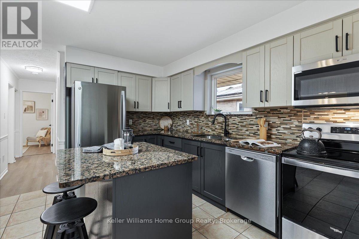 113 Rushbrook Drive, Kitchener, Ontario N2E 3C8 - Photo 10 - X12551646