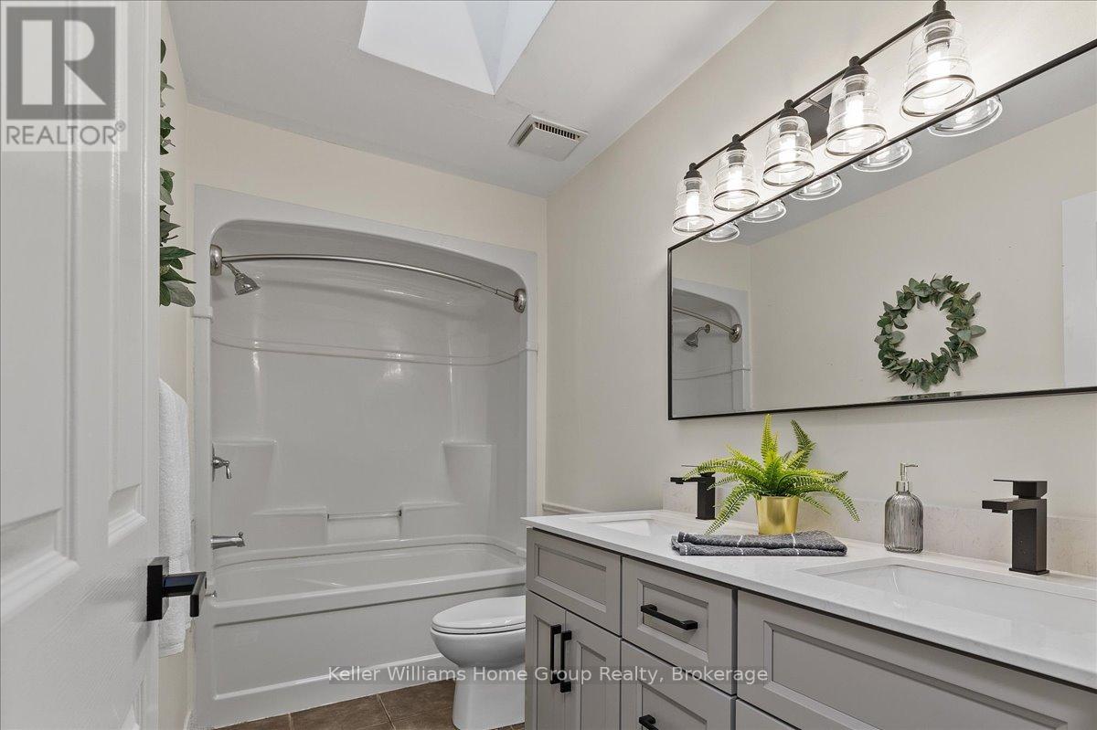 113 Rushbrook Drive, Kitchener, Ontario N2E 3C8 - Photo 15 - X12551646