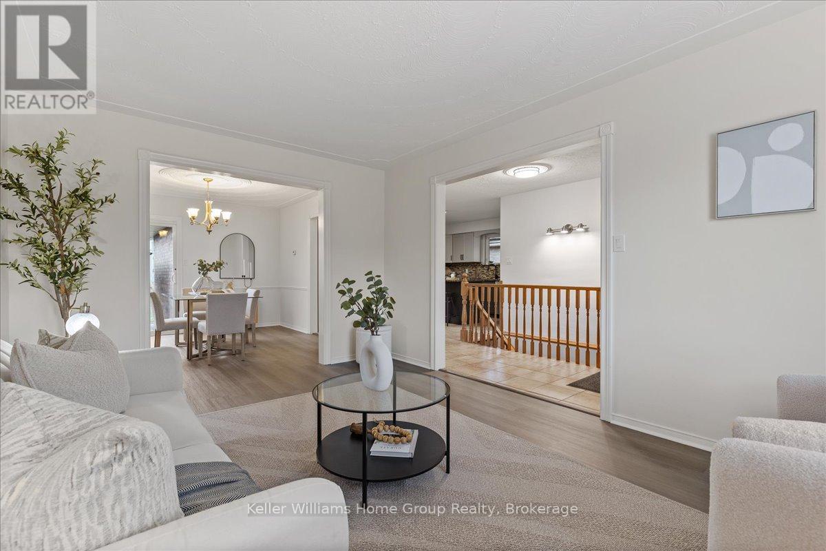 113 Rushbrook Drive, Kitchener, Ontario N2E 3C8 - Photo 6 - X12551646